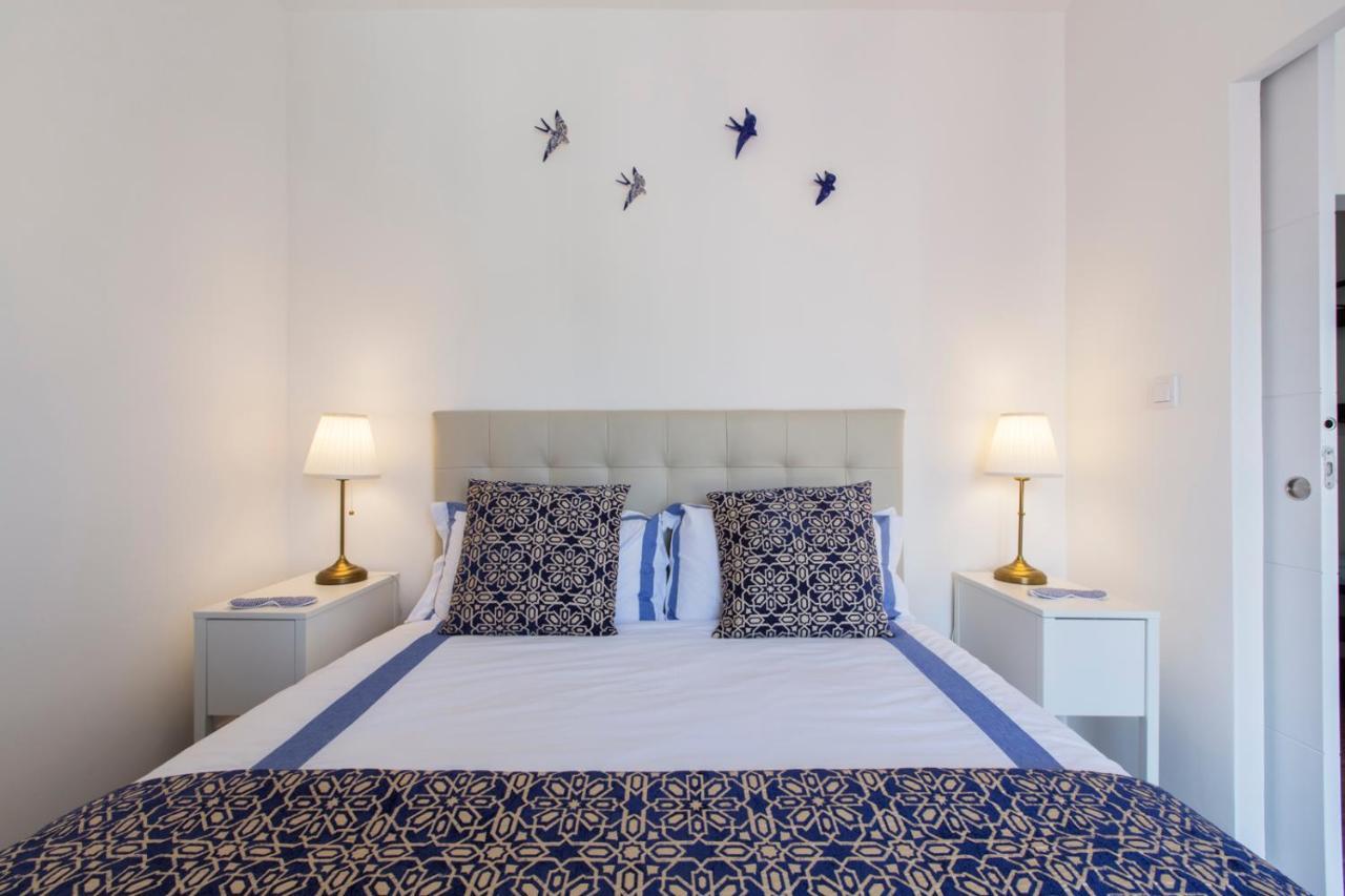 Amazing Downtown Apt With Small Balcony With View Over The Castle Lisboa Εξωτερικό φωτογραφία