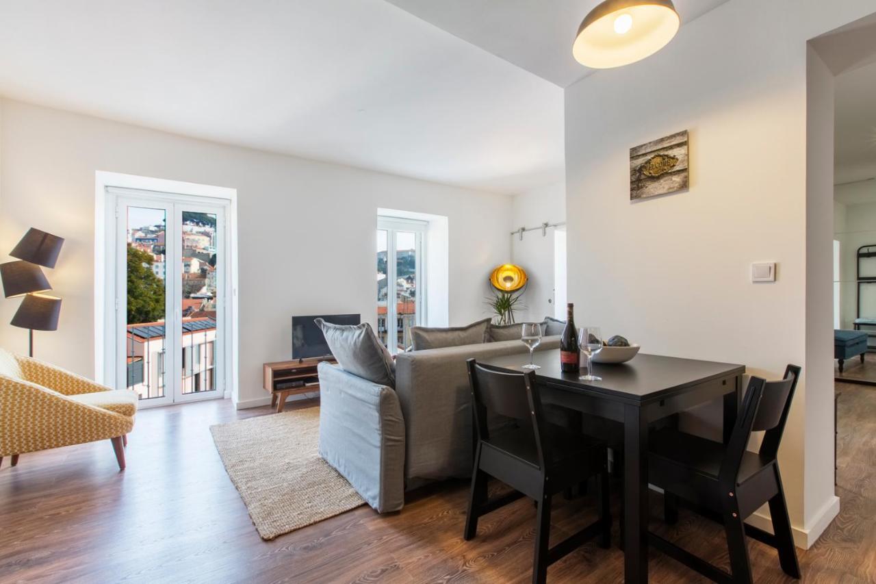 Amazing Downtown Apt With Small Balcony With View Over The Castle Lisboa Εξωτερικό φωτογραφία