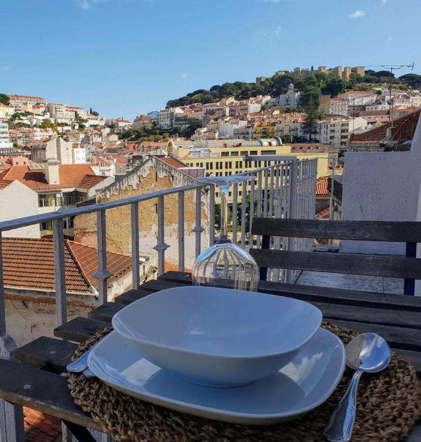 Amazing Downtown Apt With Small Balcony With View Over The Castle Lisboa Εξωτερικό φωτογραφία